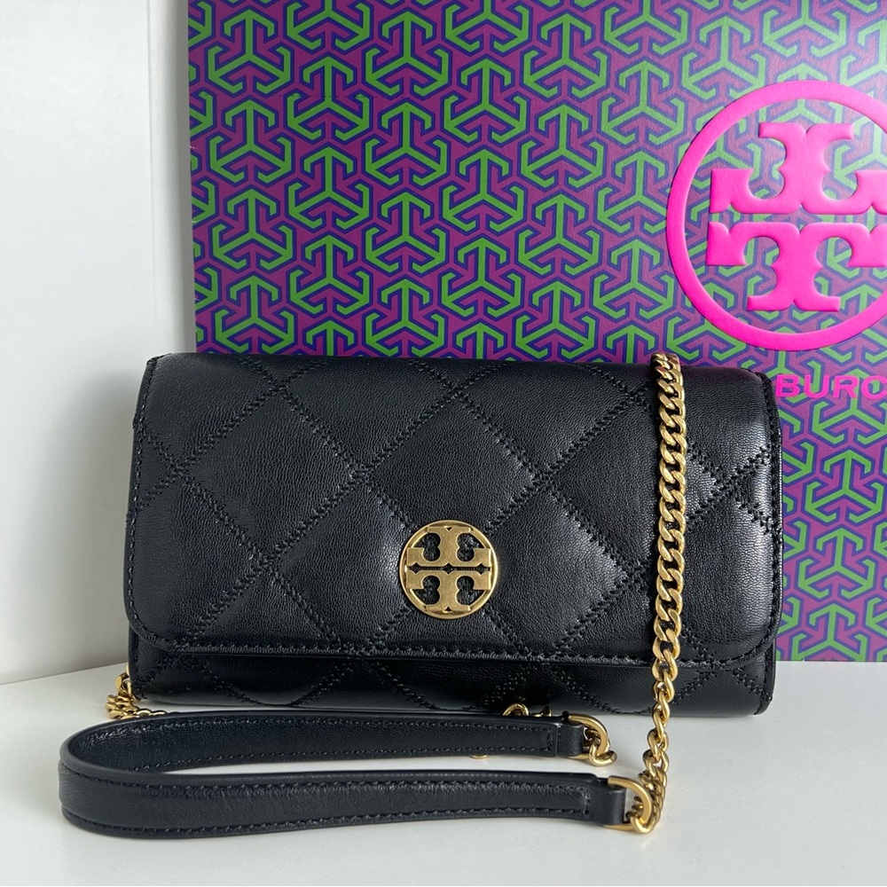 NWT Tory Burch Black Willa wallet on Chain